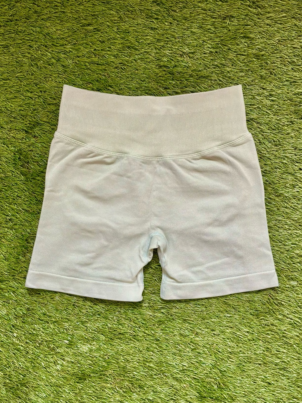 Seamless Scrunch Butt Biker Shorts Sage Green Small